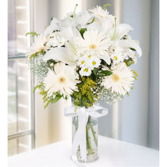 Lilyum Papatya ve Gerbera Aranjmanı Lilyum Papatya ve Gerbera Aranjmanı